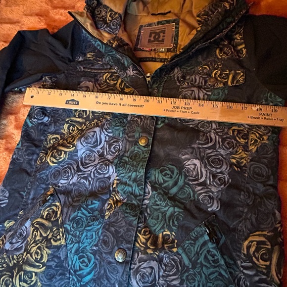 *SOLD*
ski + snowboard season is here! Ride in style! - Picture 4 of 5